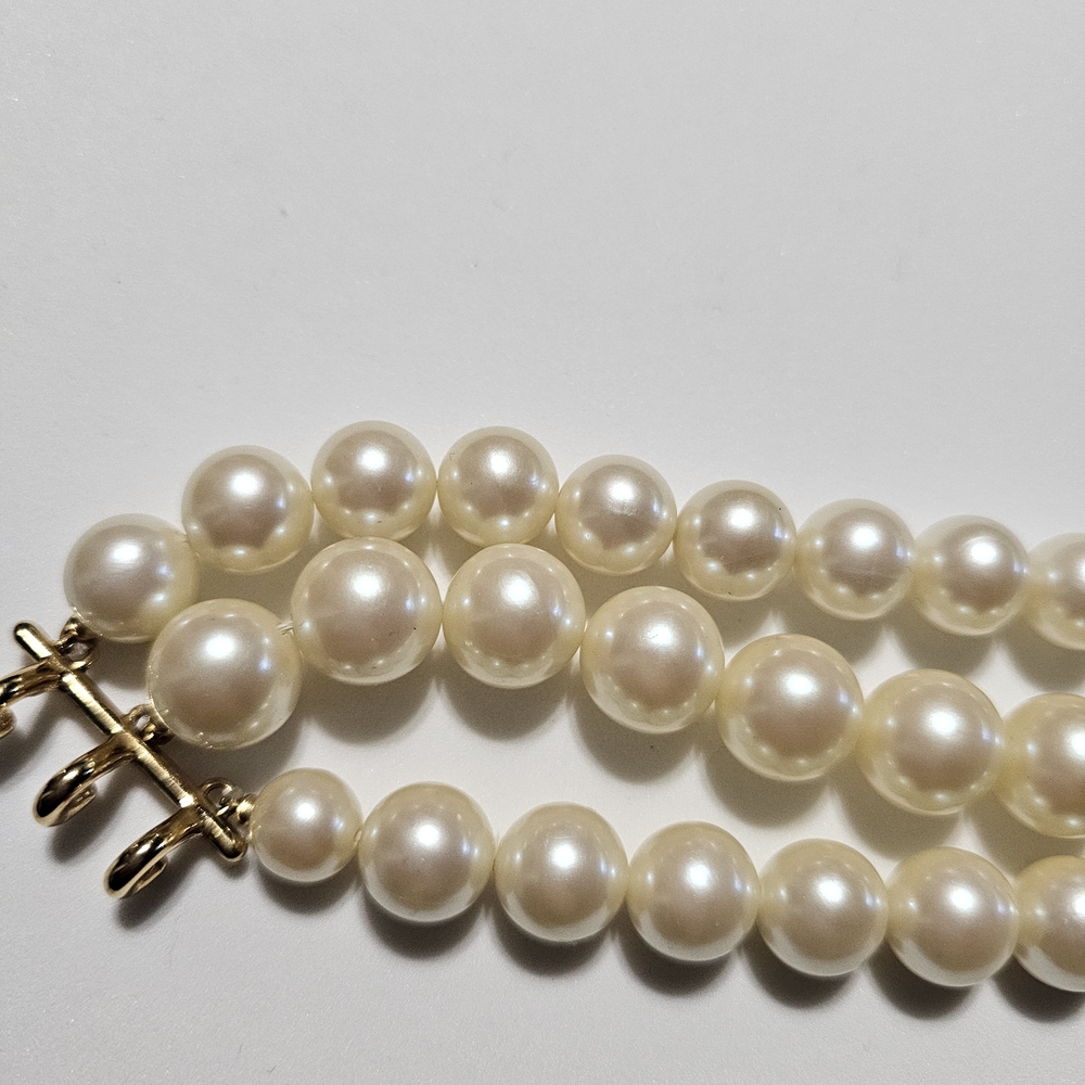 Vintage Creamy White Pearl Choker with Saphire Trapezoid Pendant - Picture 9 of 10
